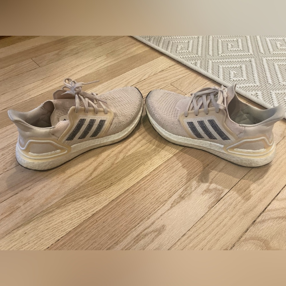 Adidas ULTRABOOST women’s shoes- size 7